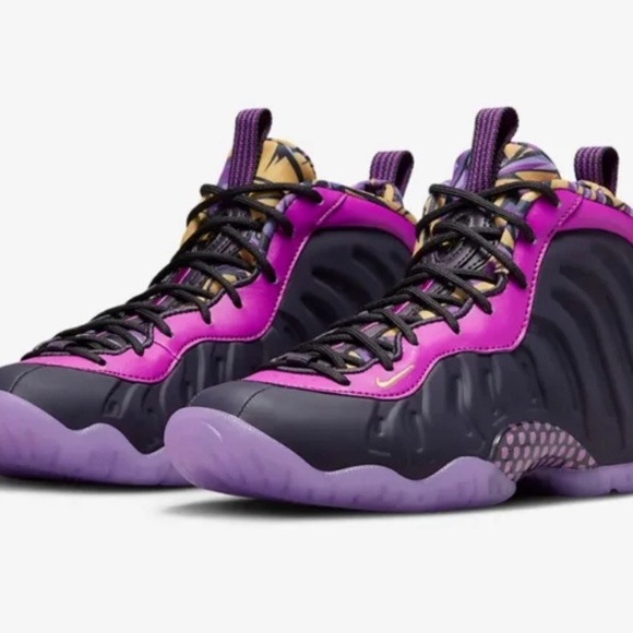 Nike - Picture 2 of 5